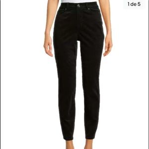 NWT Time and Tru Women’s High Rise Skinny Velvet Jeans Size 8 Black Color